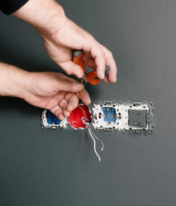 Licensed electrician providing electrical services in Armonk, NY